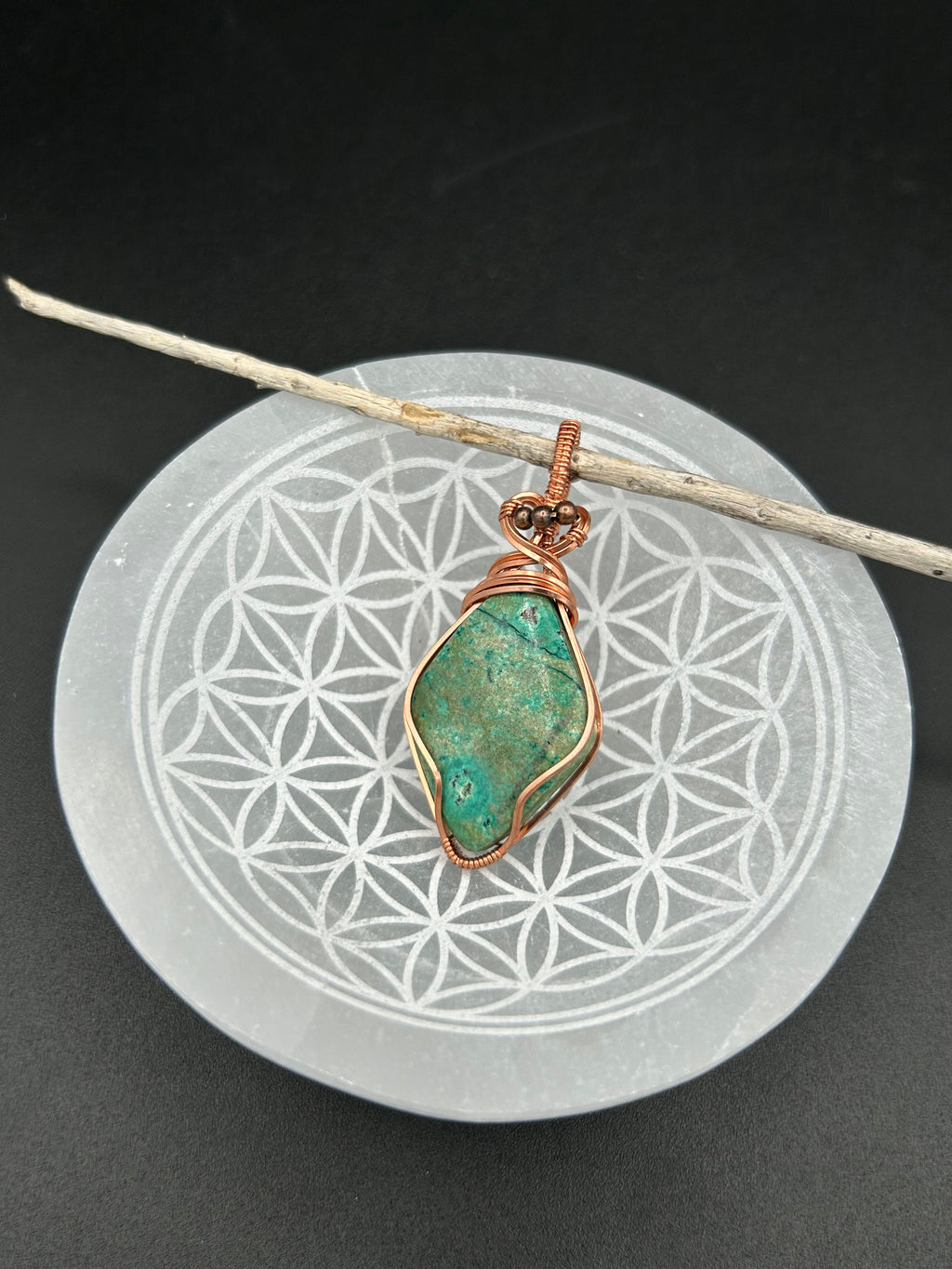 Calm Expression Necklace