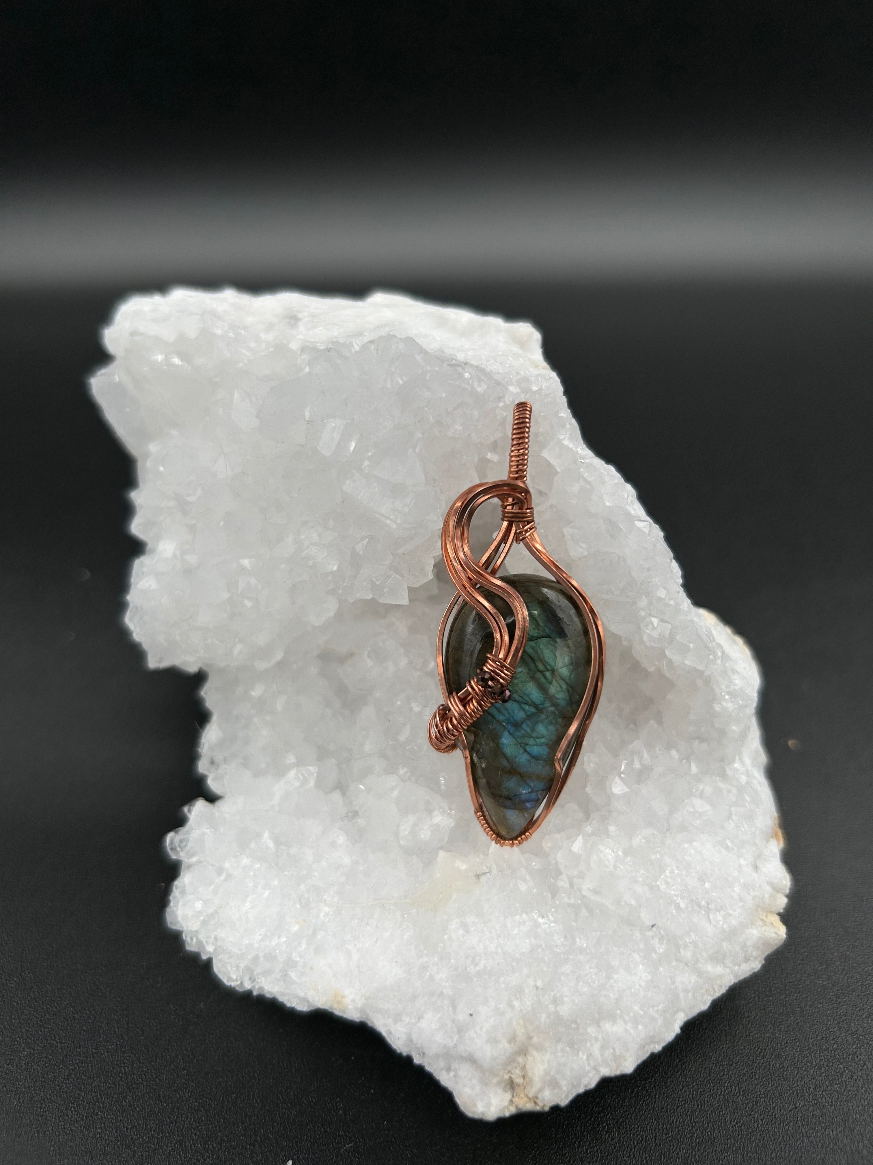 The Quiet Sight Necklace