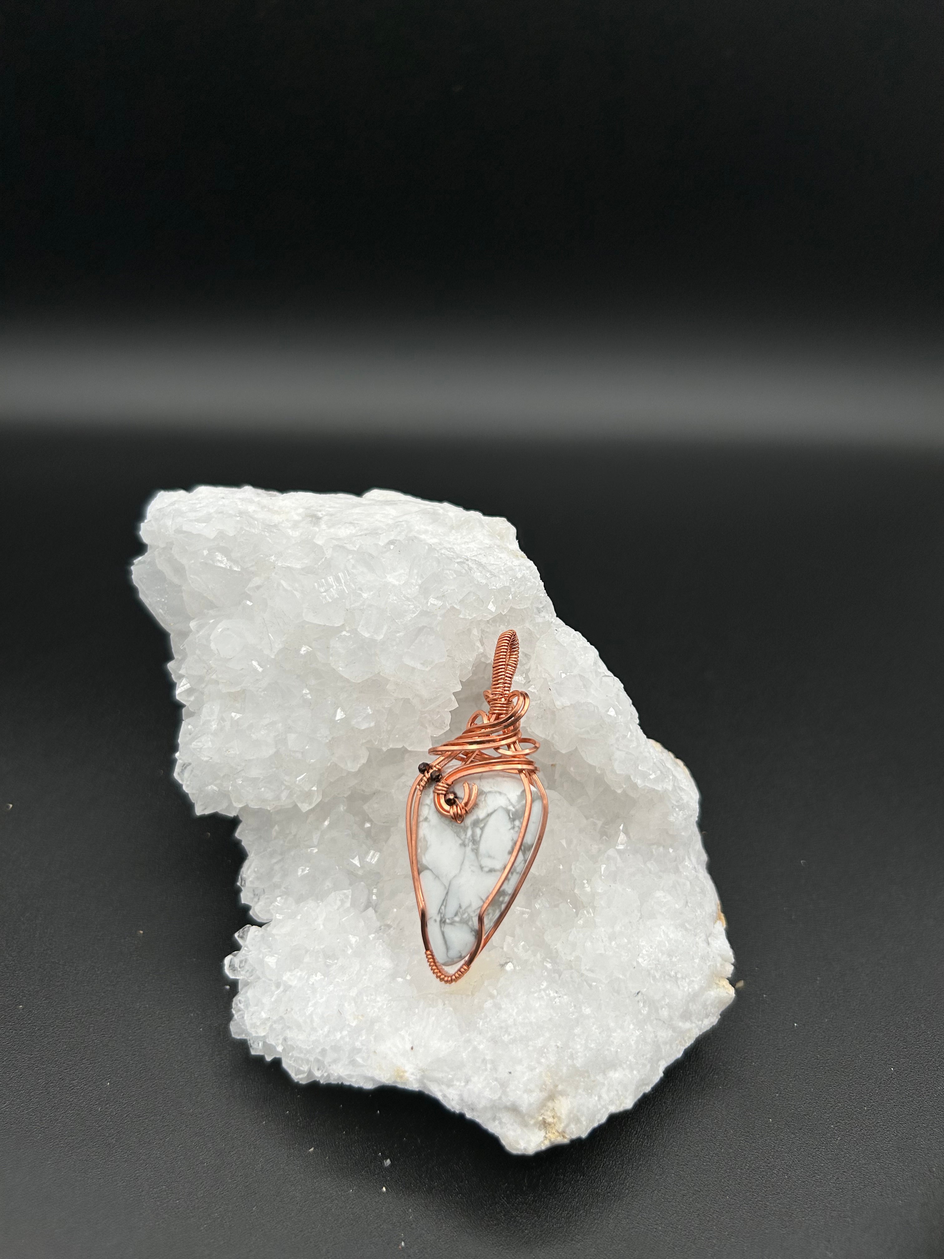 Howlite in Copper